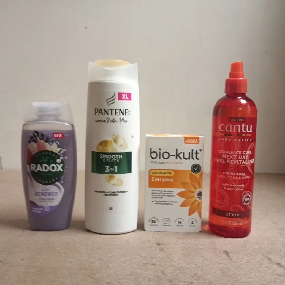 APPROXIMATELY 15 ASSORTED COSMETIC ITEMS INCLUDING VARIOUS MAKES AND BRANDS - COLLECTION ONLY
