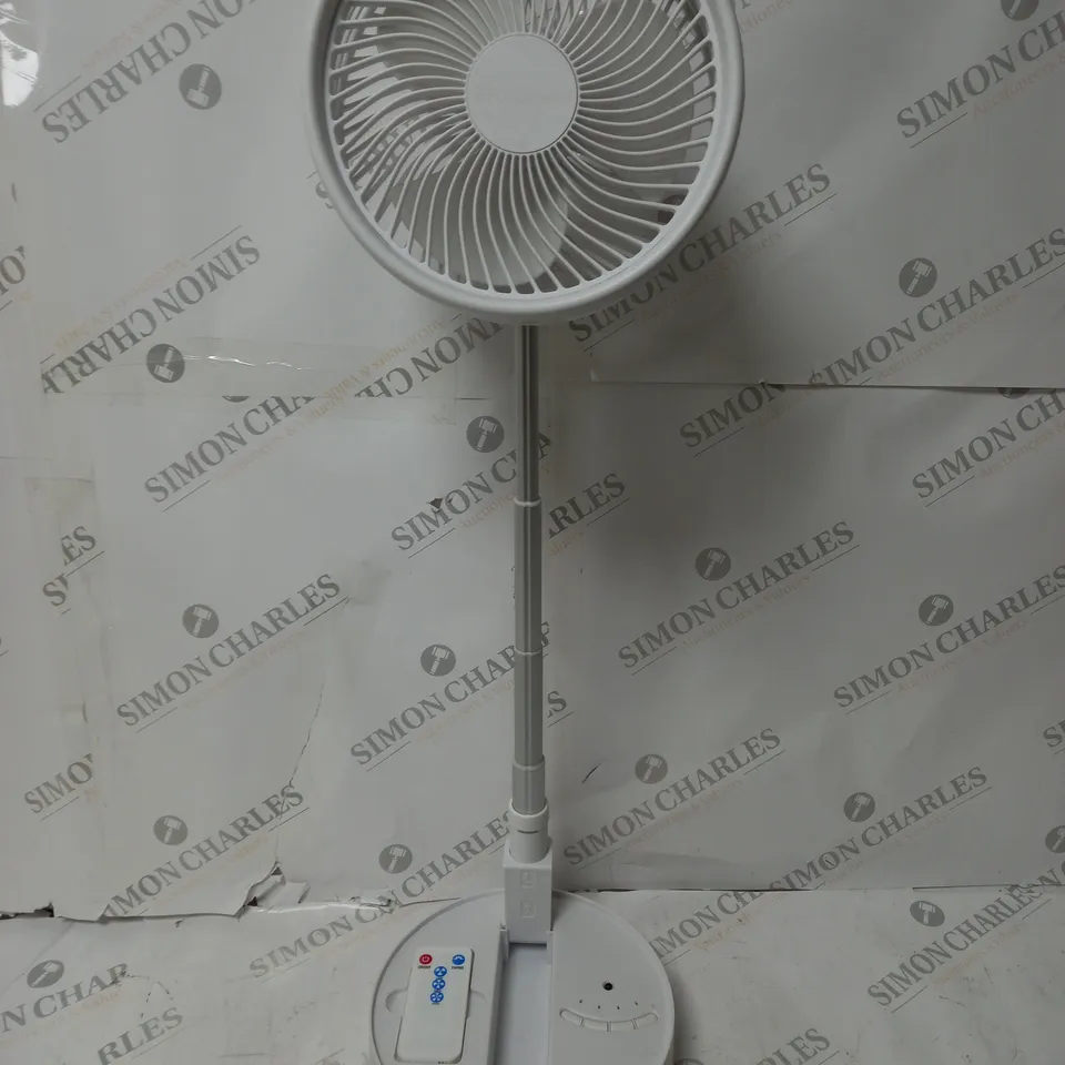 BELL & HOWELL OSCILLATING FOLDING RECHARGEABLE FAN, WHITE