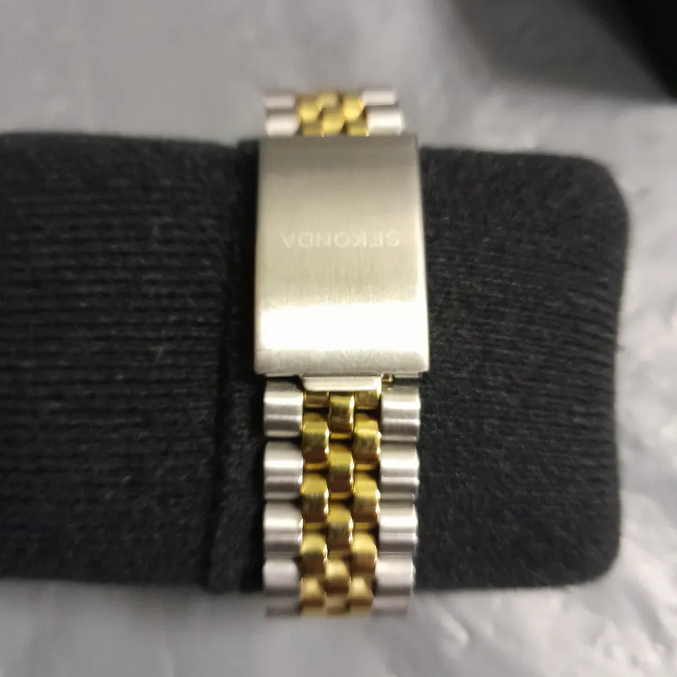BOXED SEKONDA WATCH WITH STAINLESS STEEL BACK - 1757 AKT