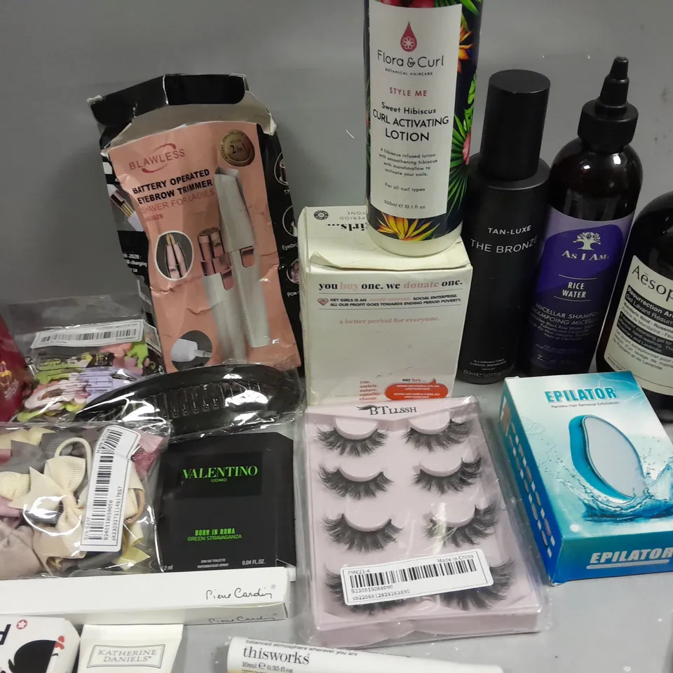 BOX OF APPROXIMATELY 15 COSMETIC ITEMS TO INCLUDE EPILATOR, TWEEZERS, AESOP HAND WASH, ETC