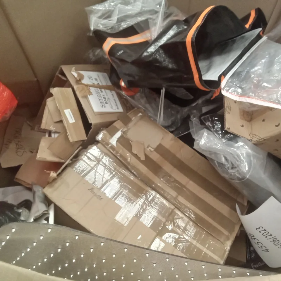 PALLET OF ASSORTED ITEMS INCLUDING TOILET SEAT, HOMIDEC TELESCOPIC LADDER,  CANVAS PAINTING, FLEX-BAND EXERCISE BAND, WIND TOOK BACKPACK 