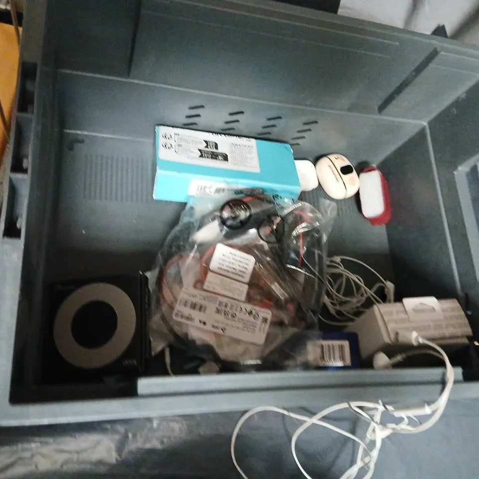 ASSORTED HEADPHONES AND HEADSETS