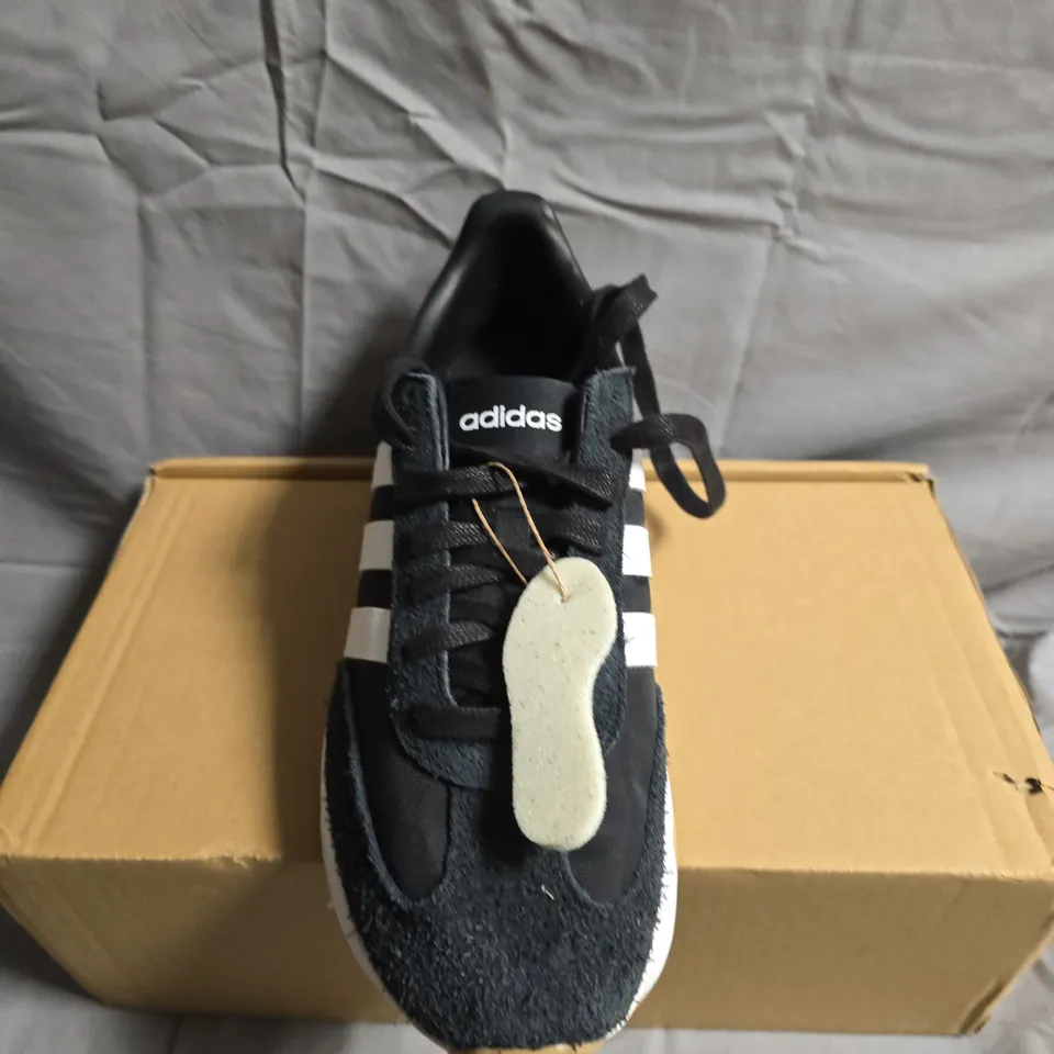 BOXED PAIR OF ADIDAS TRAINERS - UK SIZE 8