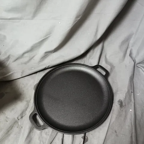 CAST IRON BRAISER PAN WITH TWIN SIDE HANDLES
