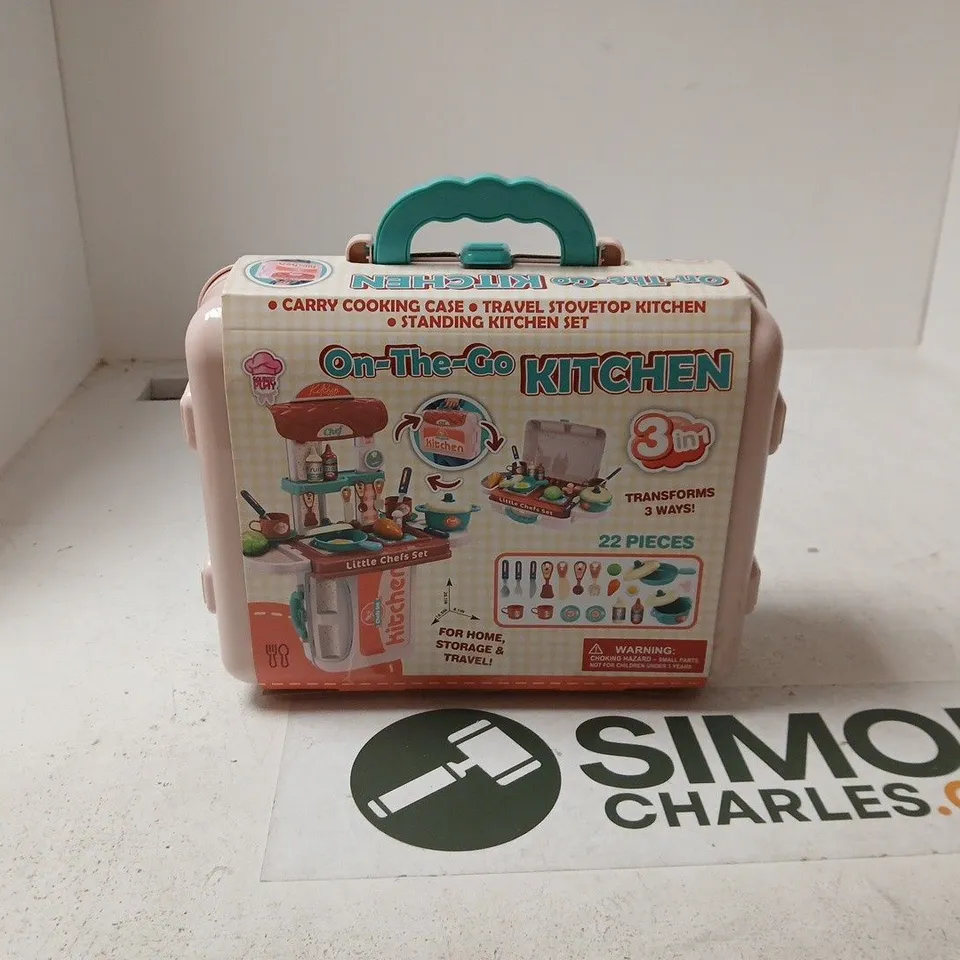 CHEF SET ON THE GO KITCHEN 22 PIECES 3 IN 1 IN CASE
