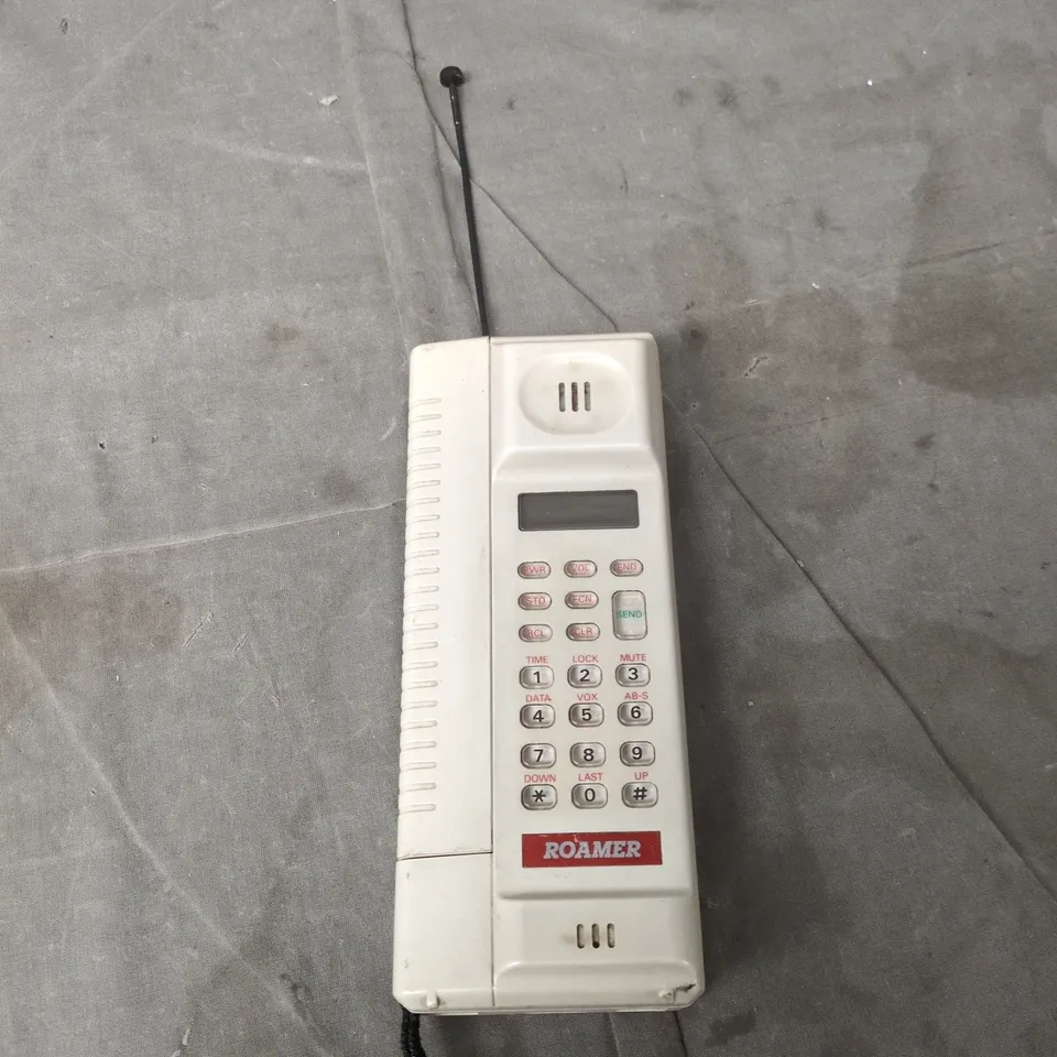 ROAMER MT-397FOR6A CAR PHONE HANDSET (TACS, MADE IN JAPAN)