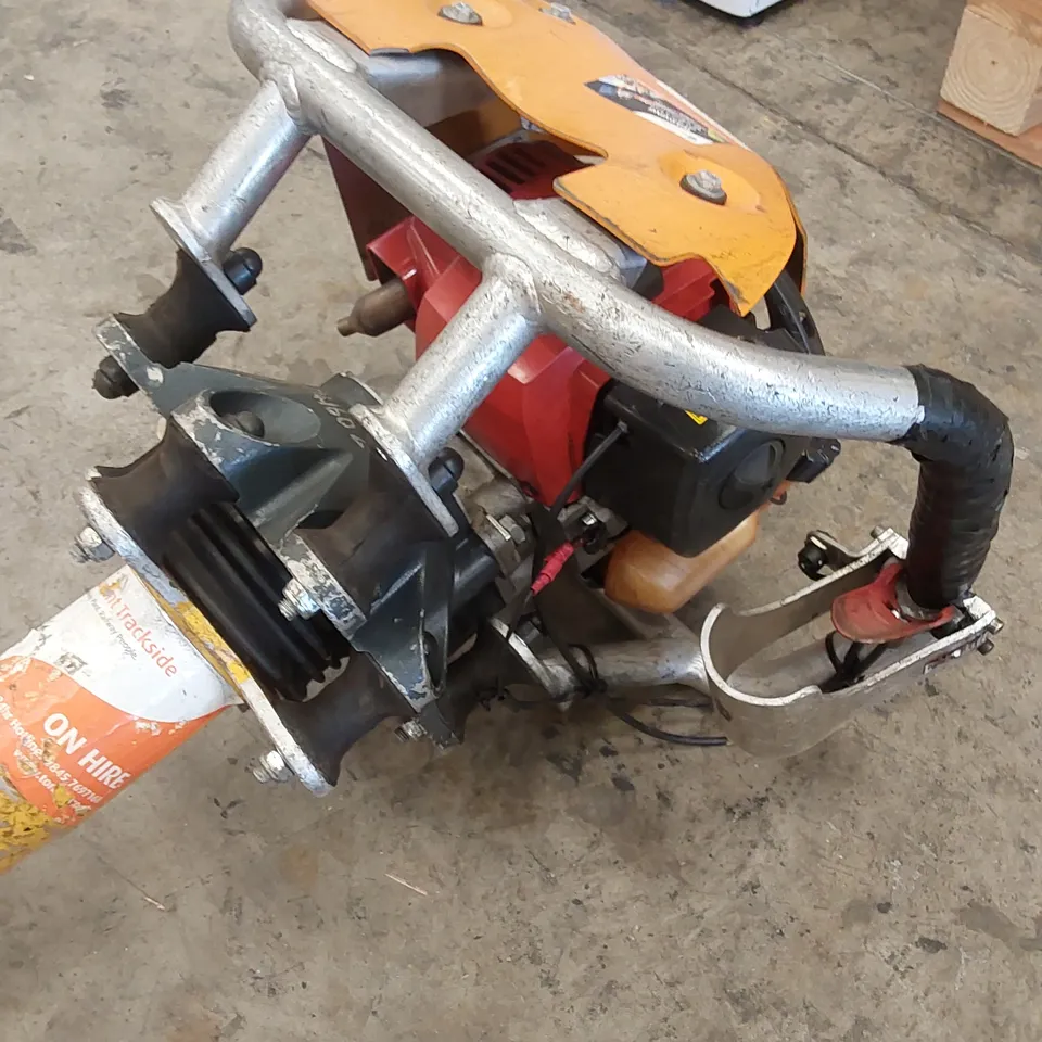 ROBEL 62.05 2 STROKE VERTICAL TAMPER - RAILWAY MAINTENANCE TOOL