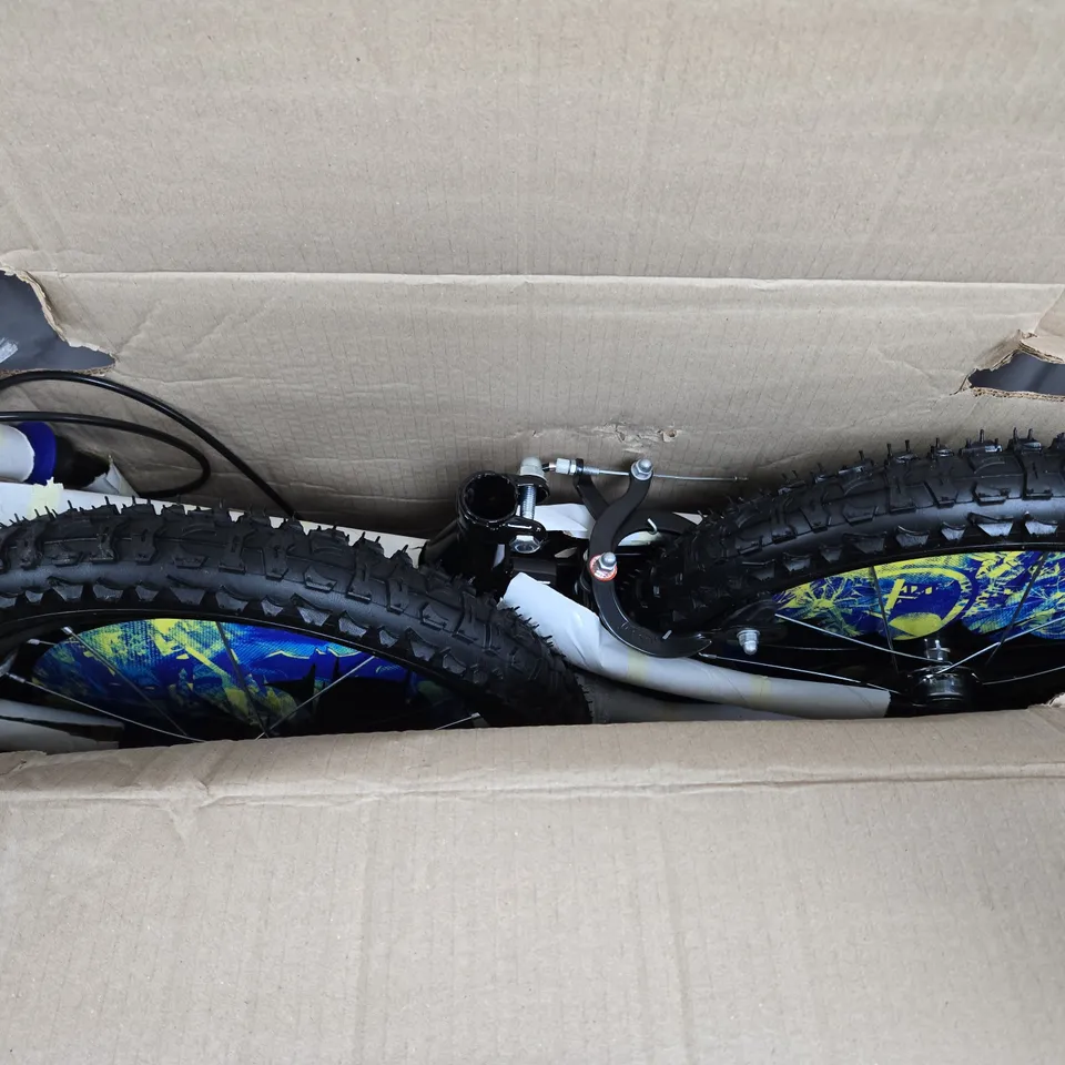 BATMAN 16" KIDS BIKE WITH STABILISERS