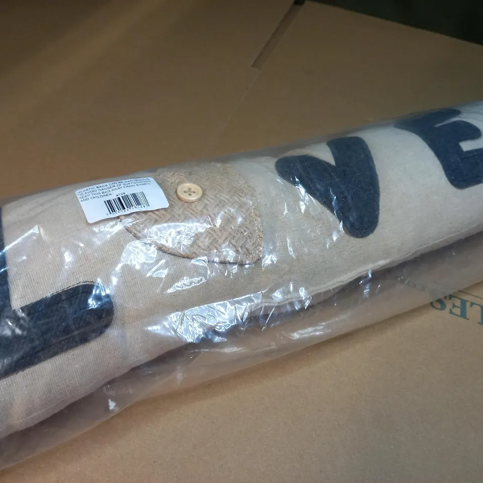PACKAGED HESSIAN "LOVE" DRAUGHT EXLUDER
