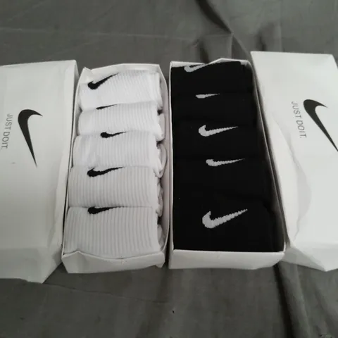 10 NIKE SOCKS - BOXED - BLACK/WHITE 