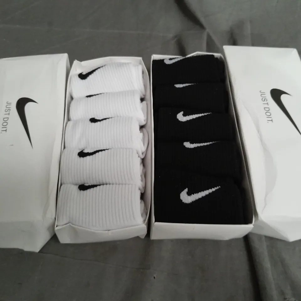 10 NIKE SOCKS - BOXED - BLACK/WHITE 