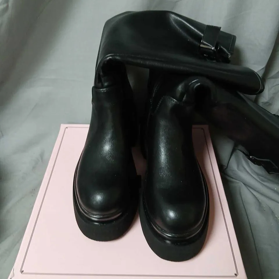 STEPHAN PARIS BLACK LEATHER KNEE-HIGH BOOTS WITH BUCKLE DETAIL SIZE 37