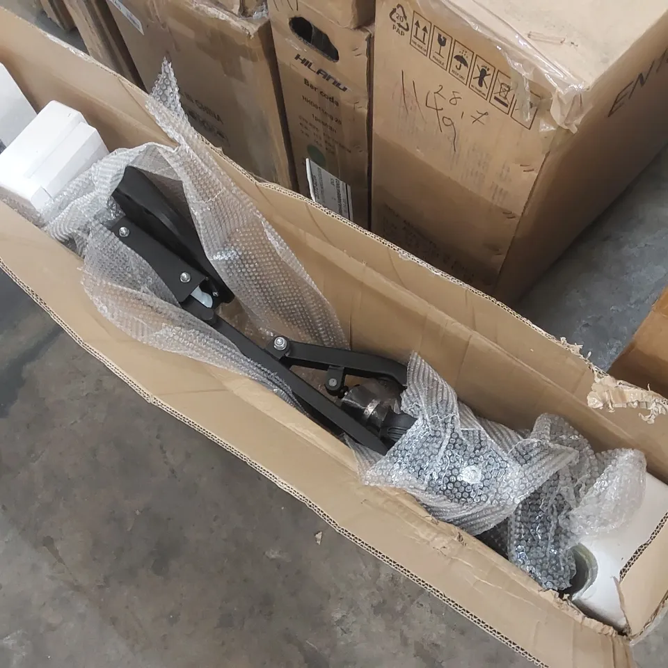 BOXED ROWING MACHINE 