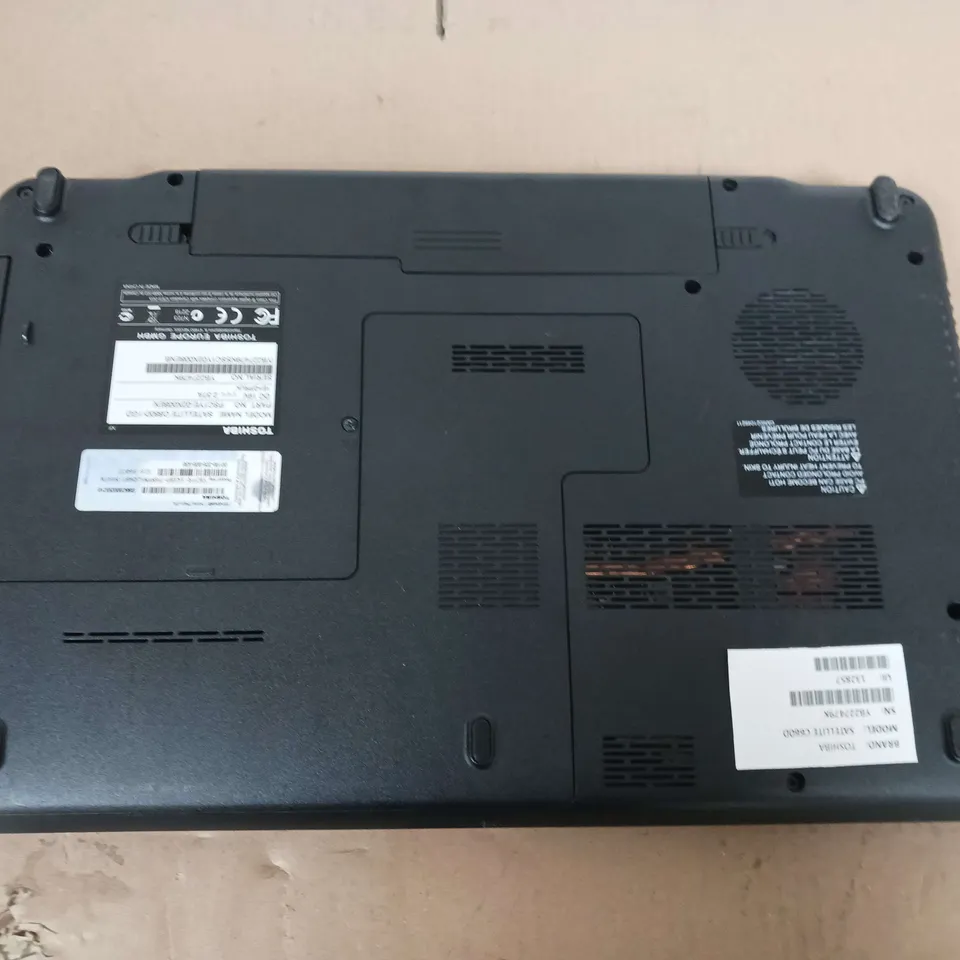 TOSHIBA SATELLITE C660D 15 INCH E-300 APU