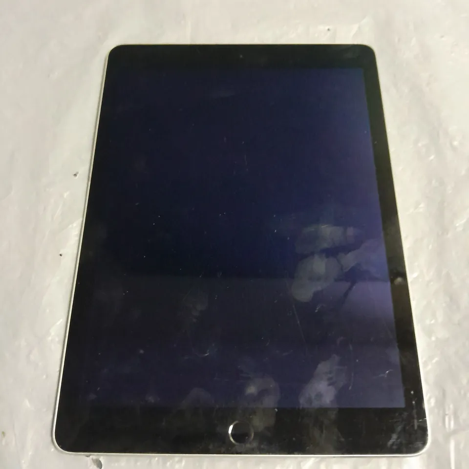 UNBOXED APPLE IPAD AIR 2 IN SPACE GREY - A1566