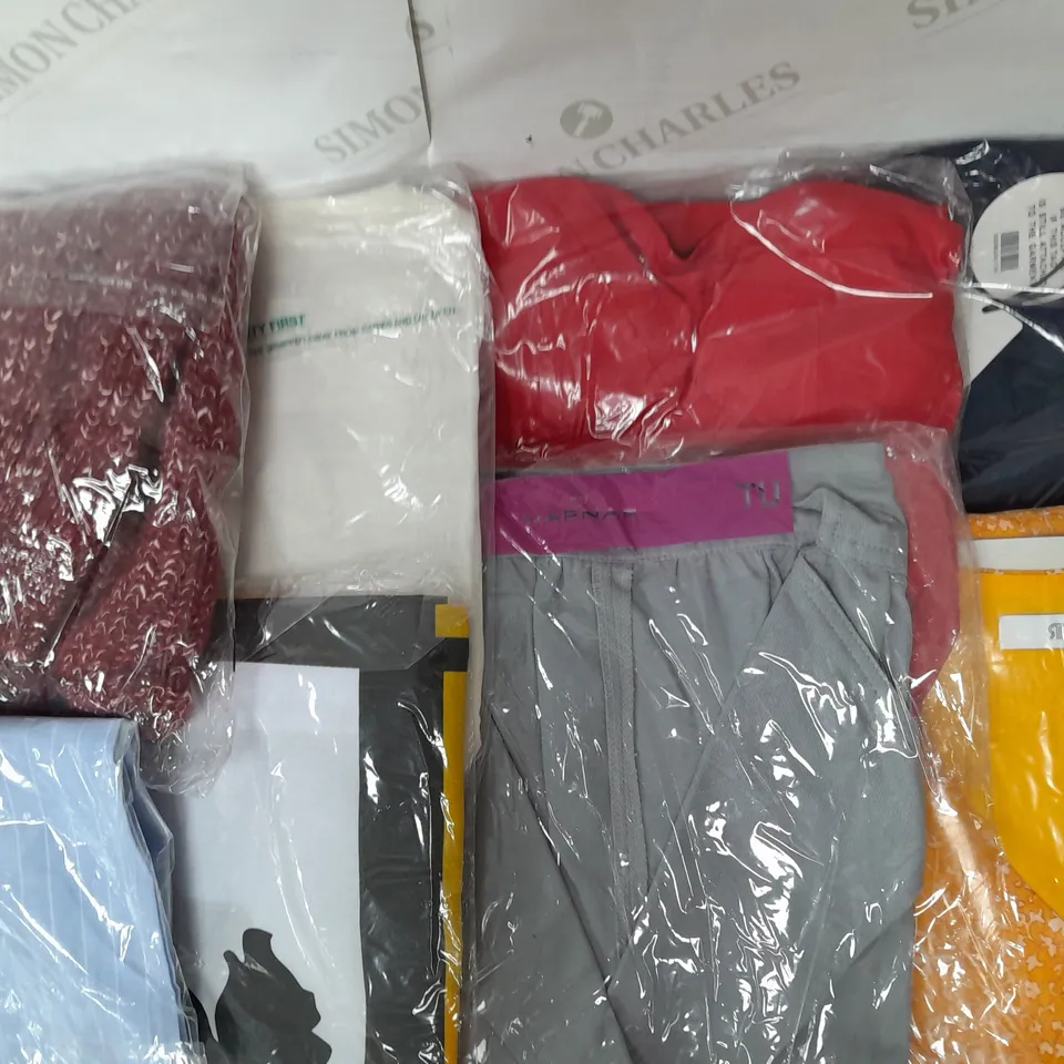 LOT OF APPROX 12 CLOTHING ITEMS IN VARIOUS BRANDS, STYLES, COLOURS AND SIZES