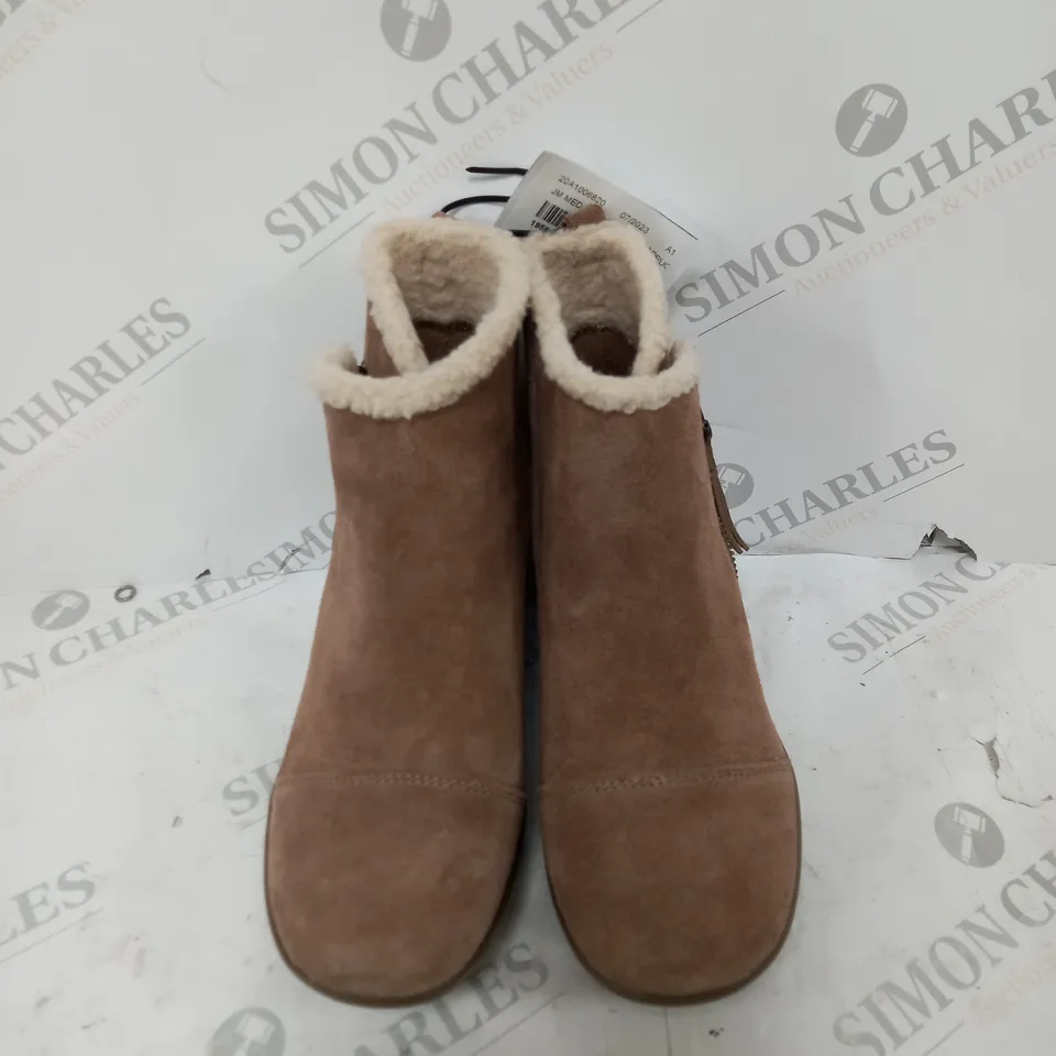 JM FASHION FAUX FUR ANKLE BOOTS IN CAPPUCCINO - SIZE 3.5
