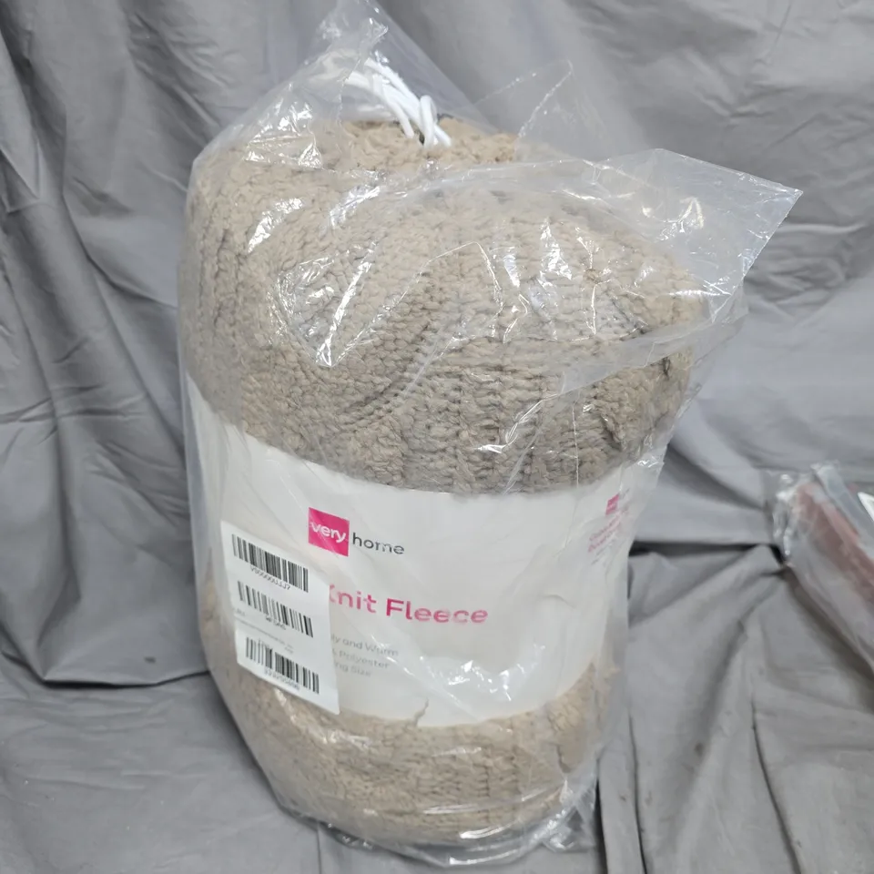 Knit Fleece Throw – Cream-king