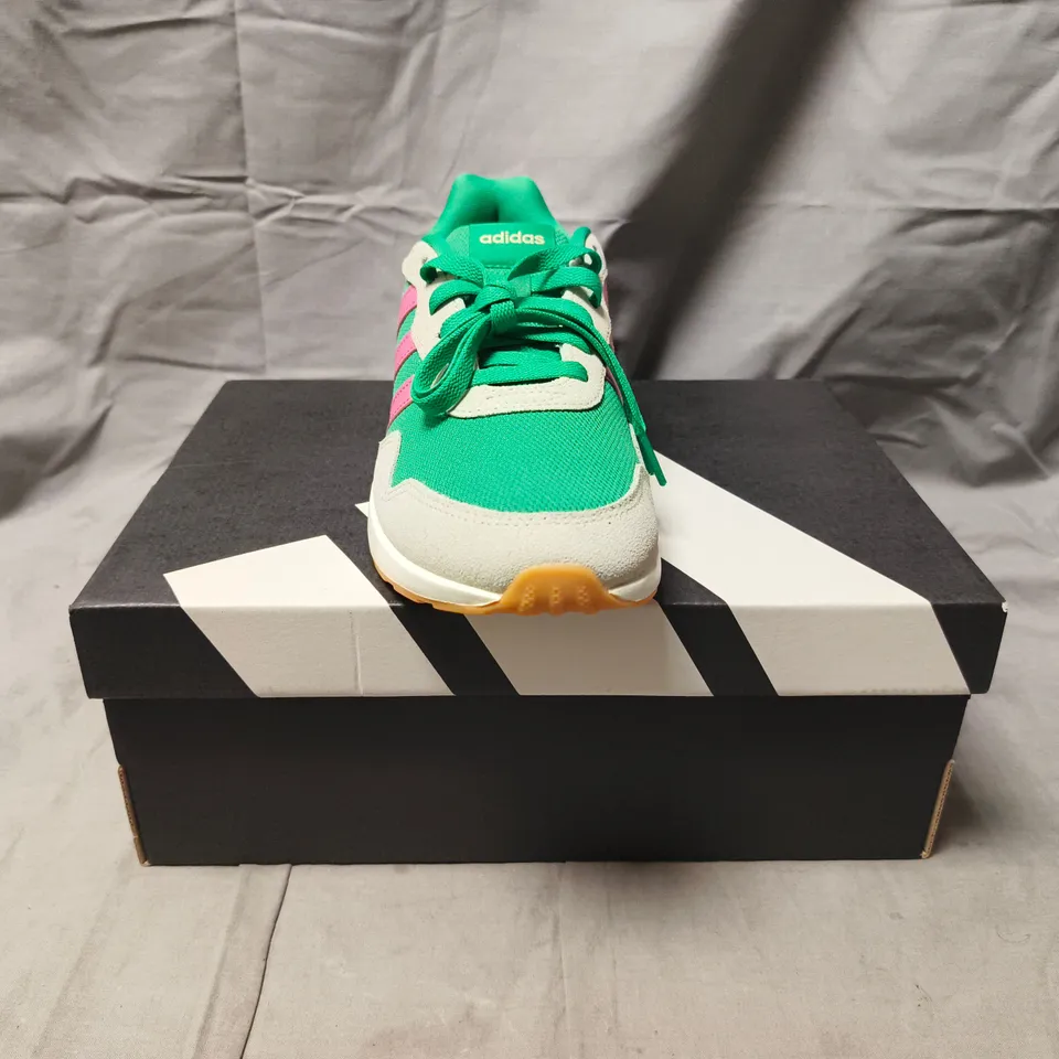 BOXED PAIR OF ADIDAS RUN 60S 4.0 TRAINERS IN GREEN/PINK SIZE UK 6