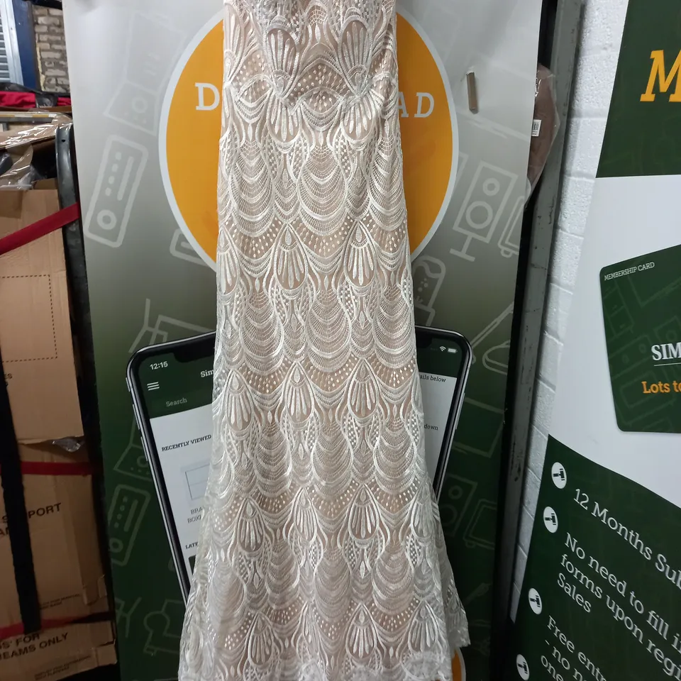 JUSTIN ALEXANDER WEDDING DRESS IN NUDE/IVORY - USA 10
