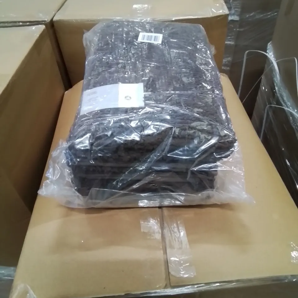 PALLET CONTAINING APPROXIMATELY 192 BRAND NEW SUPER SOFT BATH MATS -BROWN-
