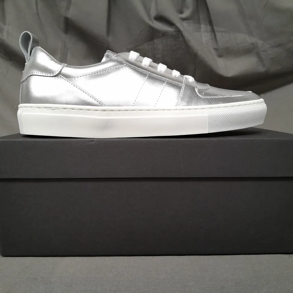 BOXED PAIR OF MINT VELVET LEANNA RETRO TRAINERS IN METALLIC SILVER UK SIZE 4