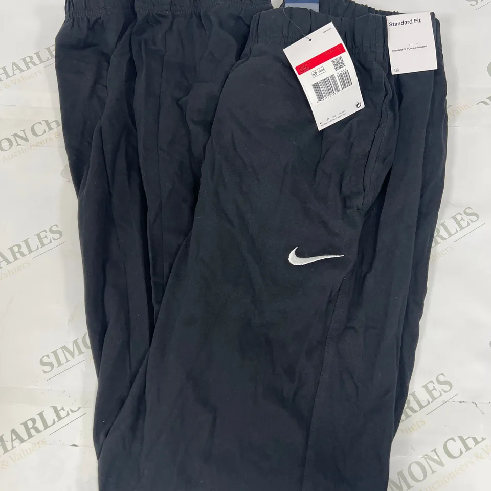 NIKE STANDARD FIT PANTS IN BLACK SIZE LARGE