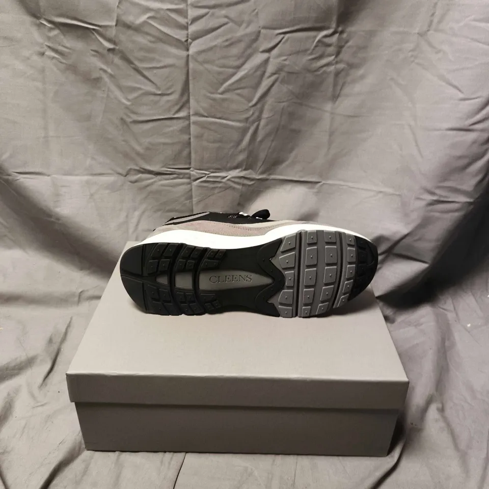 BOXED PAIR OF MEN'S CLEEN'S GREY/BLACK TRAINERS - UK 8