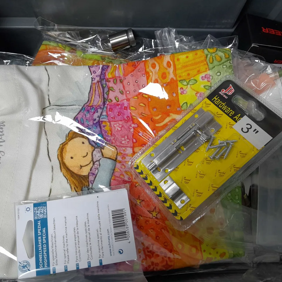 BOX OF APPROXIMATELY 14 ASSORTED ITEMS TO INCLUDE - MEGLIO RESISTANCE BAND , FABRIC SHAVER , FIX & GROUT ETC