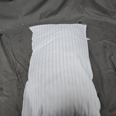 CAGE OF APPROXIMATELY 20 ASSORTED ITEMS TO INCLUDE: PILLOW AND POSTAGE BAGS