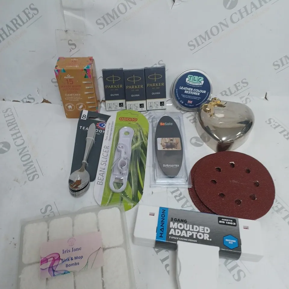 BOX OF APPROXIMATELY 30 ASSORTED HOUSEHOLD PRODUCTS TO INCLUDE MOP CLEANER, 3 GANG ADAPTER, LED LIGHTS ETC 