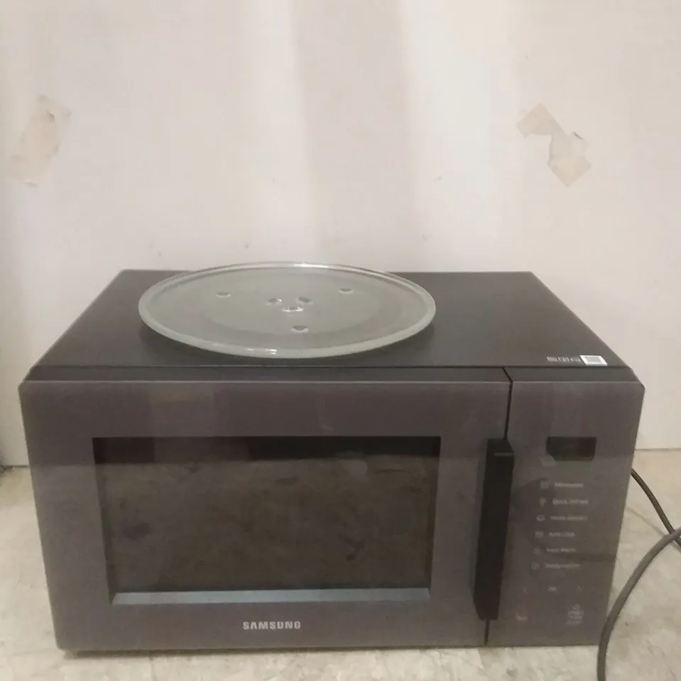 BOXED SAMSUNG 23L MICROWAVE OVEN RRP £179