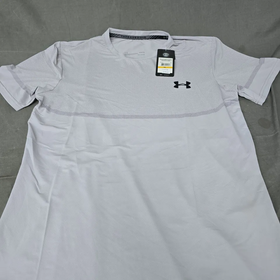 UNDER ARMOUR WHITE PERFORMANCE T-SHIRT – MEN'S, SIZE M
