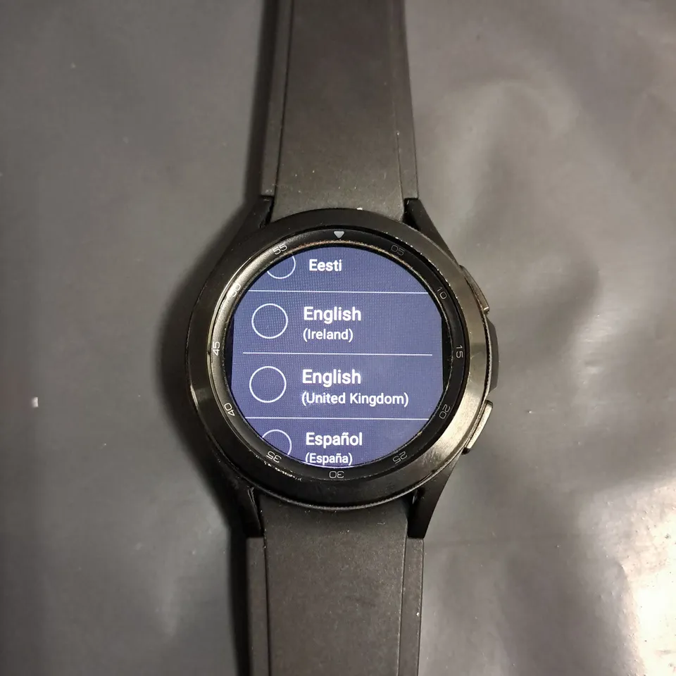 UNBOXED SAMSUNG GALAXY WATCH 42MM WITH BLACK STRAP - MIL-STD-810G