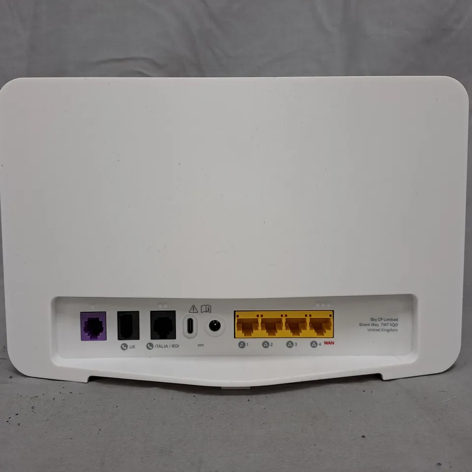 SKY SR213-02-UK-WHT WIRELESS ROUTER