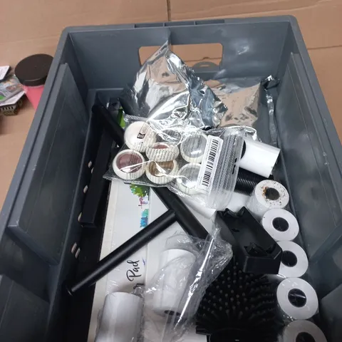 TOTE OF APPROXIMATELY 15 ASSORTED ITEMS TO INCLUDE: GREEN PARACORD 100M 