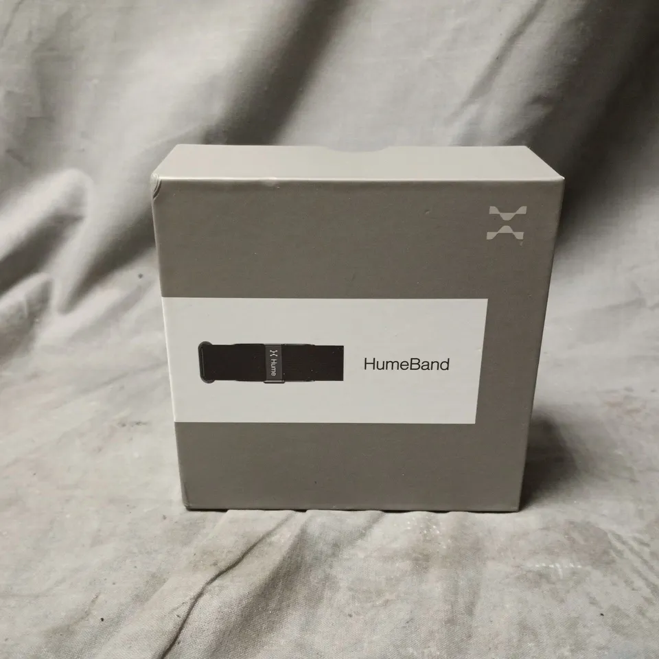 HUMEBAND WEARABLE FITNESS TRACKER – BOXED