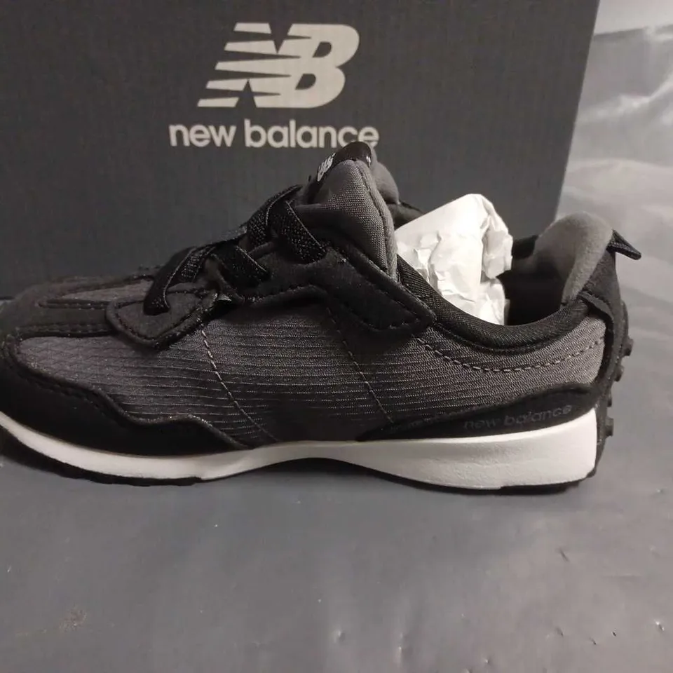 PAIR OF NEW BALANCE KIDS TRAINERS - UK 9.5