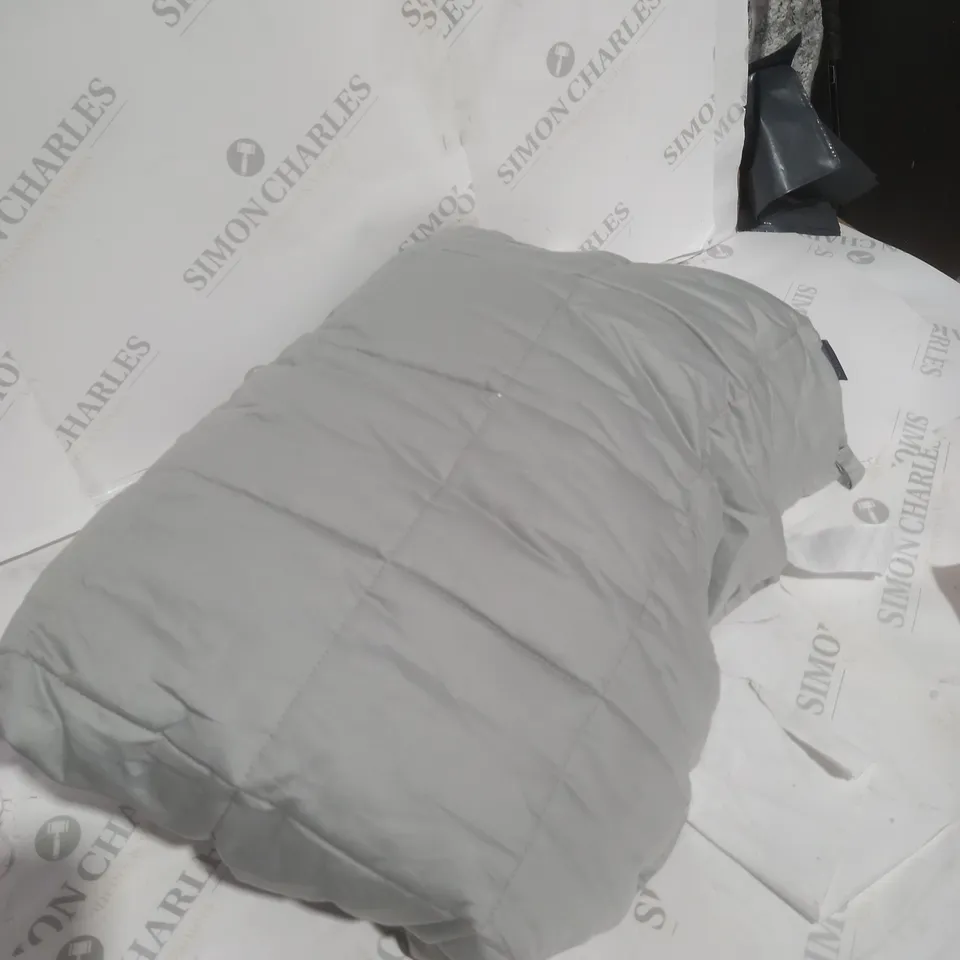 EMMA HUG WEIGHTED BLANKET