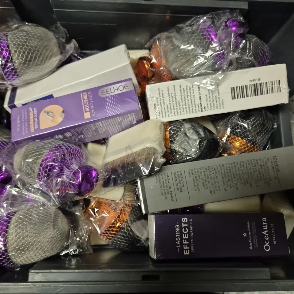 APPROXIMATELY 22 ASSORTED COSMETICS ITEMS TO INCLUDE MAKEUP BRUSHES, ECO FINEST HAIR REMOVAL CREAM, OCEAURA BODY COVERAGE PERFECTER, ETC