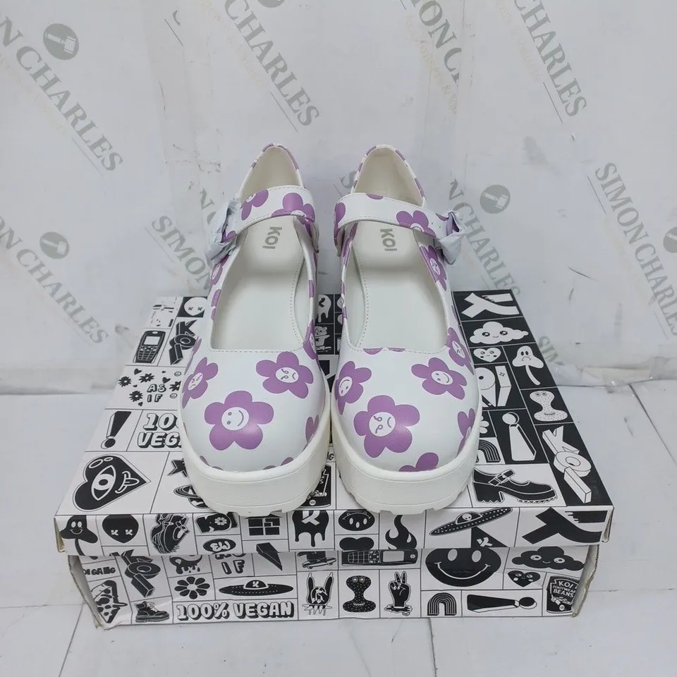 KOI FOOTWEAR LADIES WHITE WITH PURPLE FLOWERS CHUNKY HEEL SHOES SIZE 9