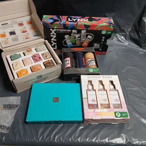 FIVE ASSORTED COSMETIC GIFT SETS TO INCLUDE; SUNDAY RAIN, LYNX, SUPERDRY, RITUALS AND WIDEYE