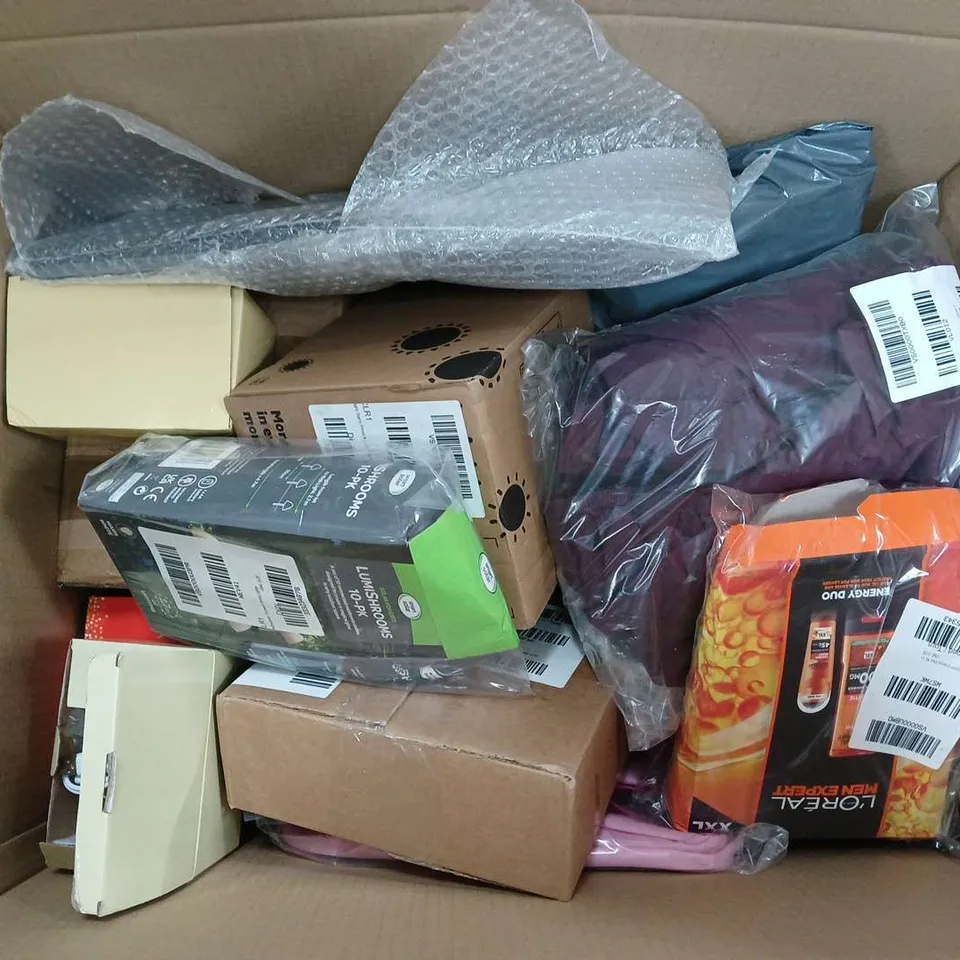 APPROXIMATELY 15 ASSORTED ITEMS TO INCLUDE LOREAL MEN EXPERT ENERGY DUO, STARTS PRESS & GLOW SPINNER, SMART SOLAR LUMISHROOMS, ETC