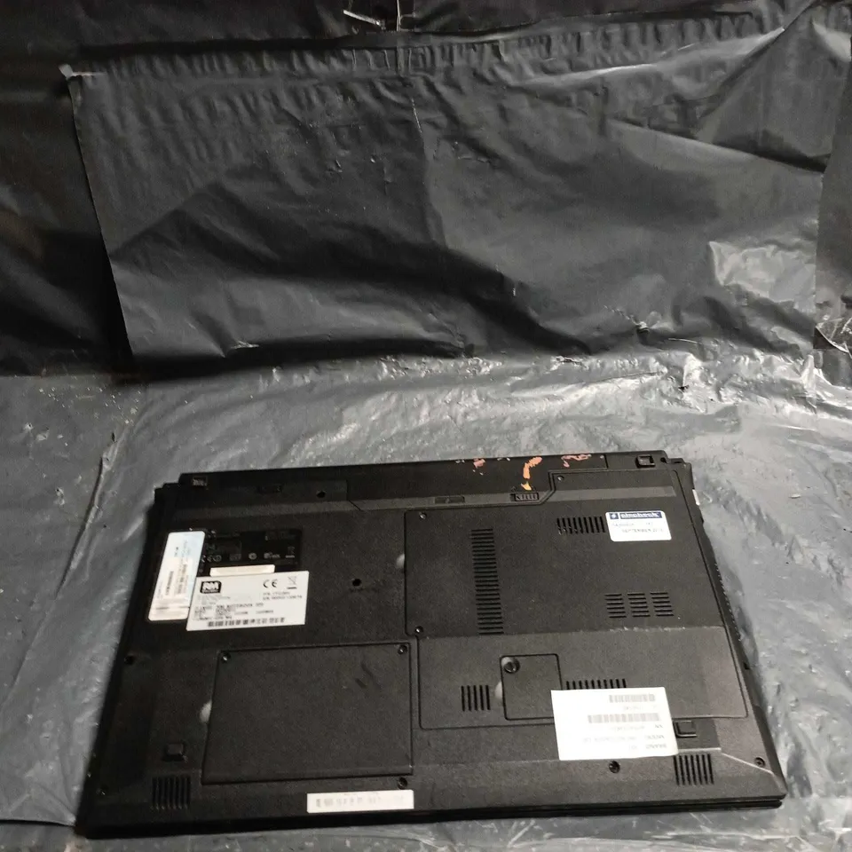 RM NOTEBOOK 320 LAPTOP