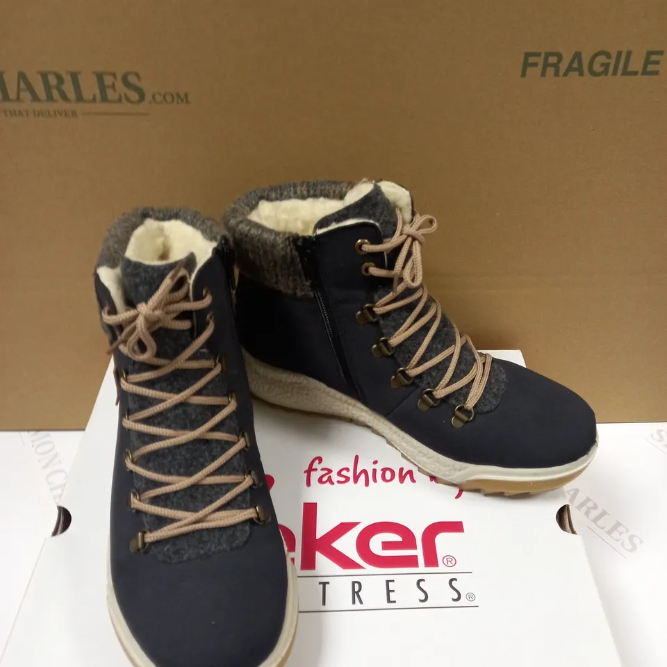 RIEKER LACE BOOT - NAVY - UK 6