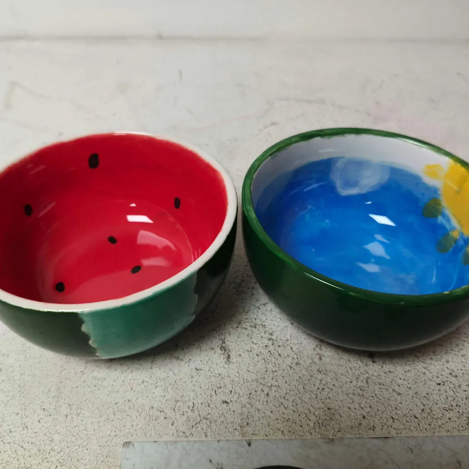 PAIR OF HAND-PAINTED CERAMIC BOWLS