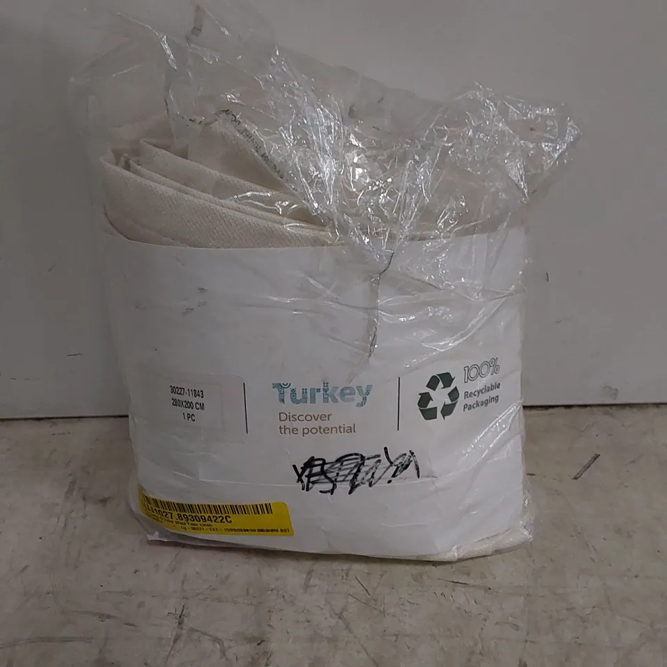 BAGGED EXTRA LONG & EXTRA WIDE FAUX LINEN CUTRTAIN PANELS // SIZE: 200 X 280cm