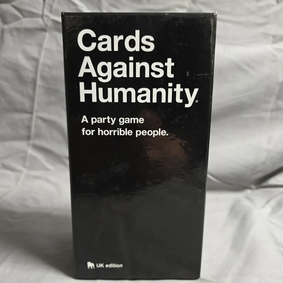 CARDS AGAINST HUMANITY CARD GAME 
