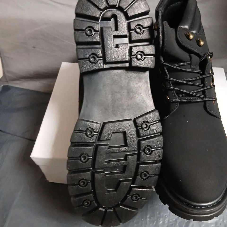 CONZURI BLACK LEATHER HIKING BOOTS – UK 9 (US 9.5, EUR 43) 