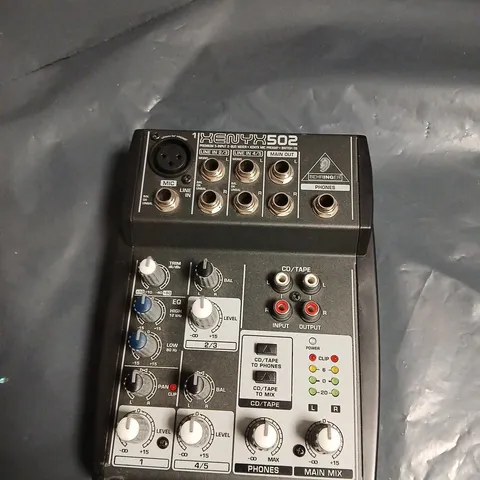 BEHRINGER XENYX 502 COMPACT MIXER